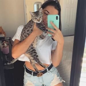 Meet your Posher, Danielle